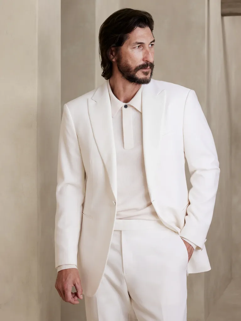 Top 10 White Tuxedo Jackets and Suits for Weddings