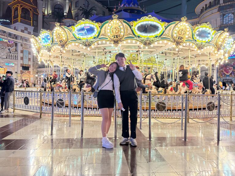 3 months later, Kevin travels to Korea to meet with Esther. 롯데월드(Lotte World) together with some friends.🤩