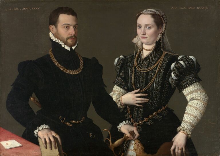 Michael and Lizz move to Venice where Michael masquerades as a wealthy moneylender by the name of Shylock.