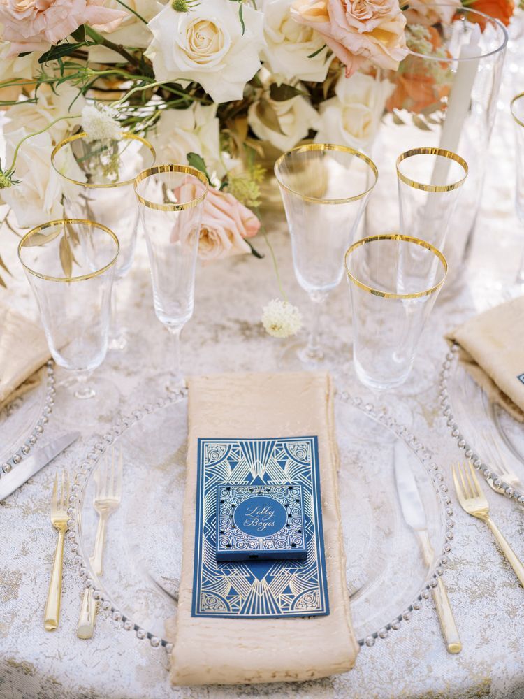 Reception Place Setting Inspiration // 6 Napkin ideas For Your Wedding  Table