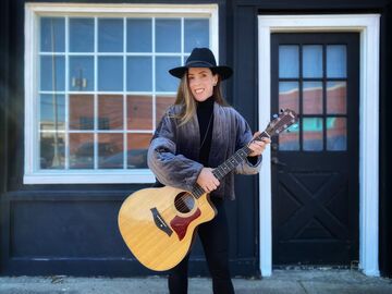 Brandi Paige - Acoustic Guitarist - Garland, TX - Hero Main