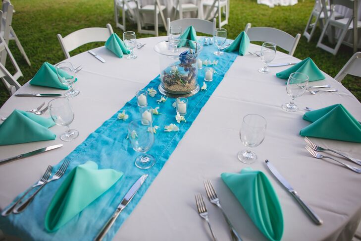 blue and white table linens