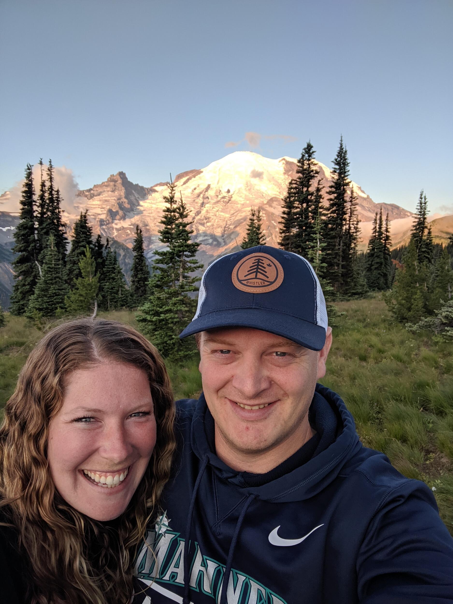 Look at that mountain!!! 