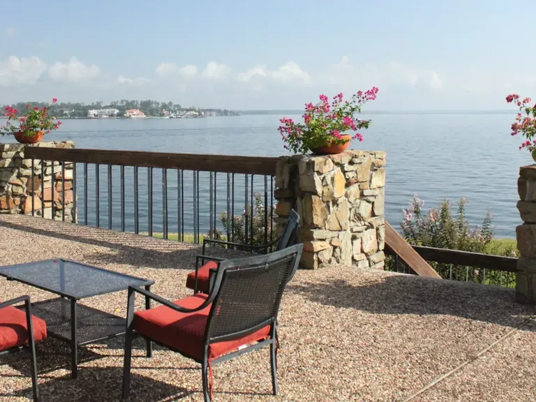 The Walden Yacht Club on Lake Conroe