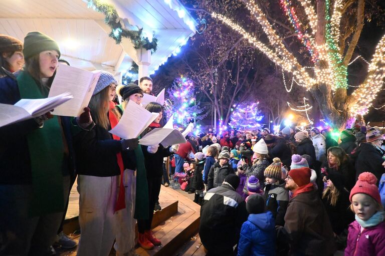 I ran into Colin's family at the Waconia tree lighting ceremony, sans Colin. I texted him later that night to say hey missed you at the lights, and finally we scheduled a proper date for New Year's Eve 2017!