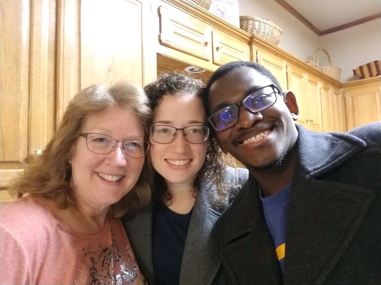Josh meets Natti's family. Prior to then, he already made up his mind to marry her.  After meeting the fam, he wished he had a ring.  Natti thought he fit right in and hopes he proposes soon.