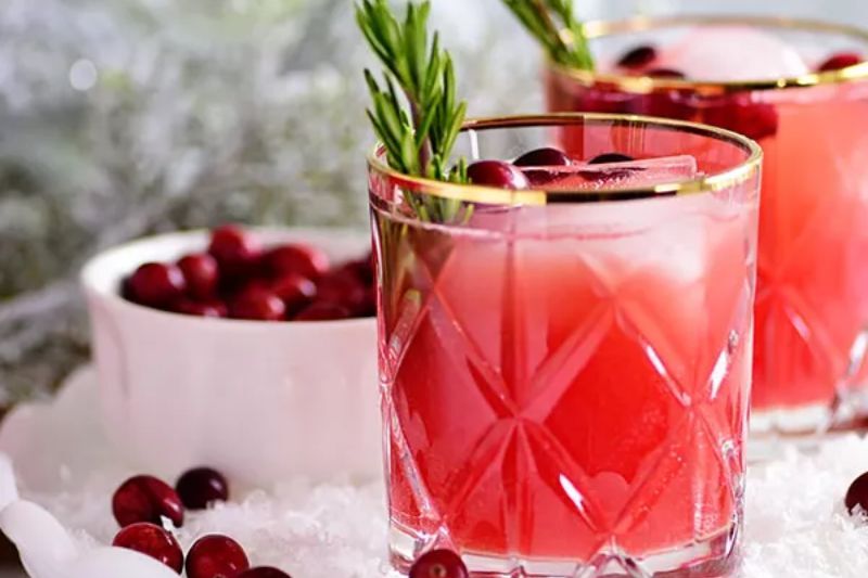 Christmas & Holiday Cocktail Recipes - Rudolph's tipsy spritz