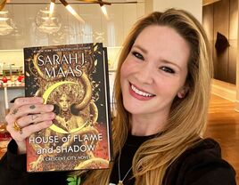 Sarah J. Maas