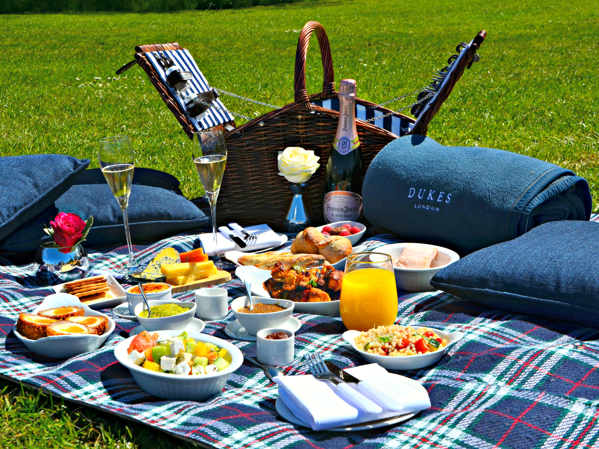 Dukes London picnic reception