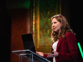 CAPT Jenn Donahue | Dare to Rise - Keynote Speaker - Bend, OR - Hero Gallery 4