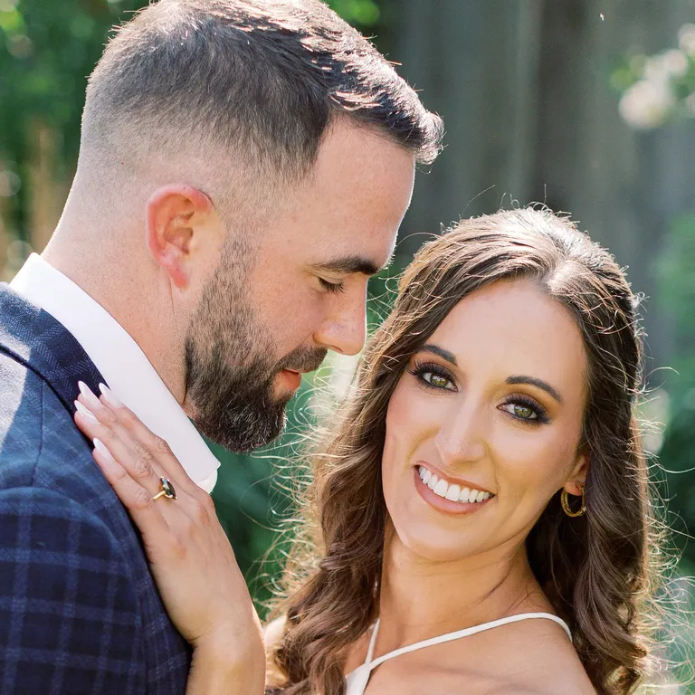 Soft smokey wedding makeup for brown eyes