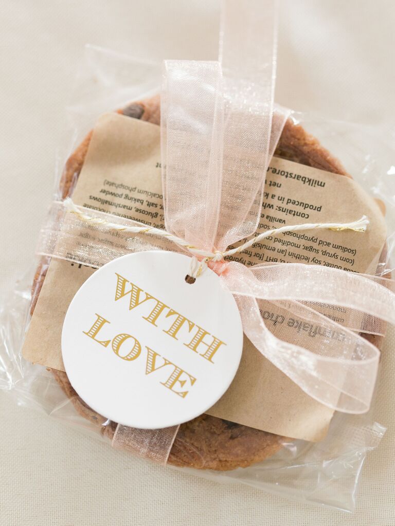 17 Edible Wedding Favors Your Guests Will Love