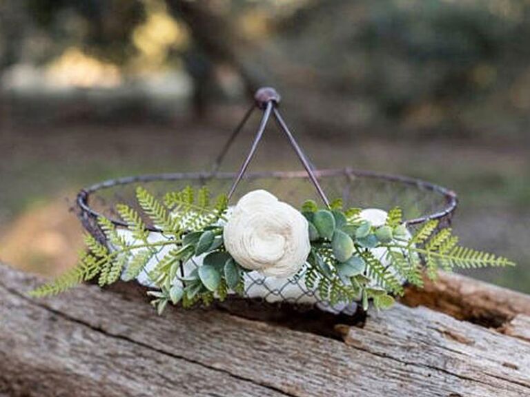 31 Adorable Flower Girl Baskets