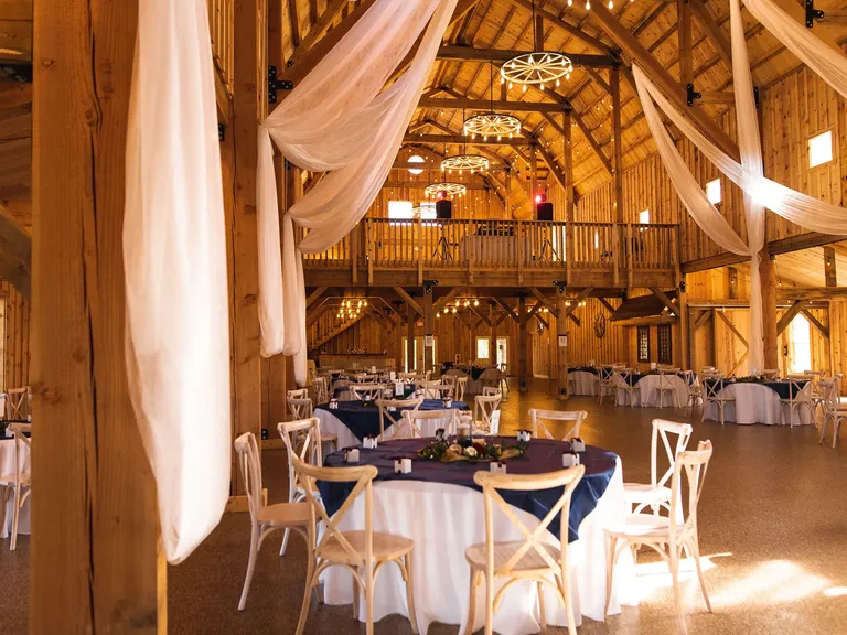 Comus Farm barn wedding venue in Dickerson, Maryland