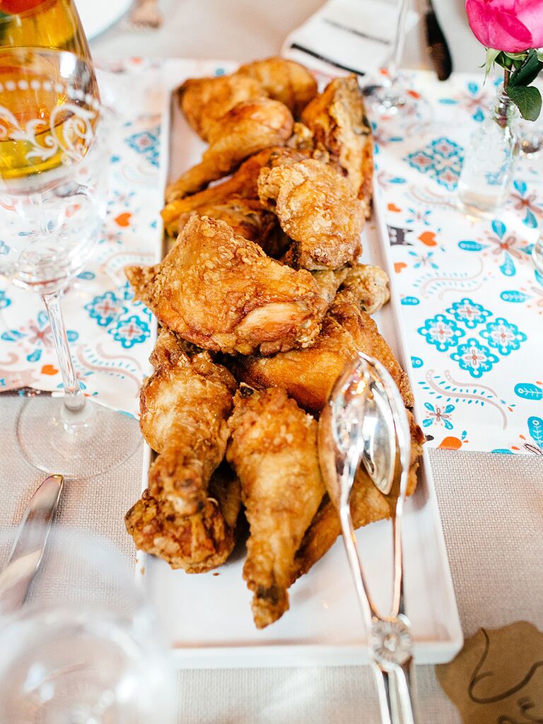 Idea de menú de barbacoa para el entrante de un banquete de bodas