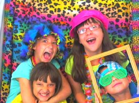 Deluxe Photo Booth Rentals - Photo Booth - San Diego, CA - Hero Gallery 1