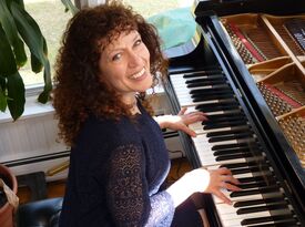 Abby Thomsen - Pianist - Longmeadow, MA - Hero Gallery 1