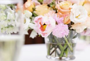 Holliston Florist - Flower Delivery by Debra's Flowers