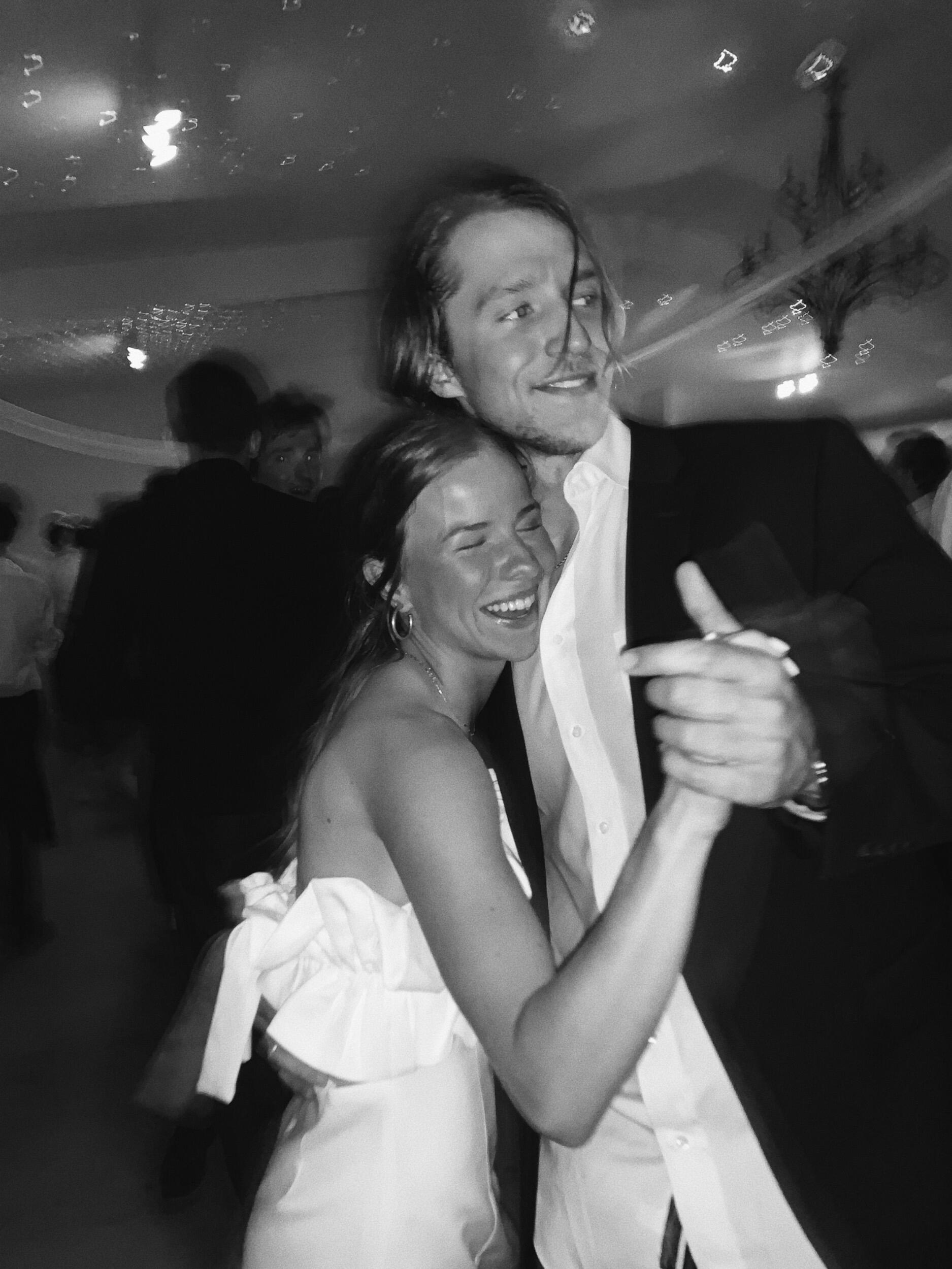 Everett goes to his first Chi O event with Emma. He feels too old to be there, but doesn’t care because his date is pretty.