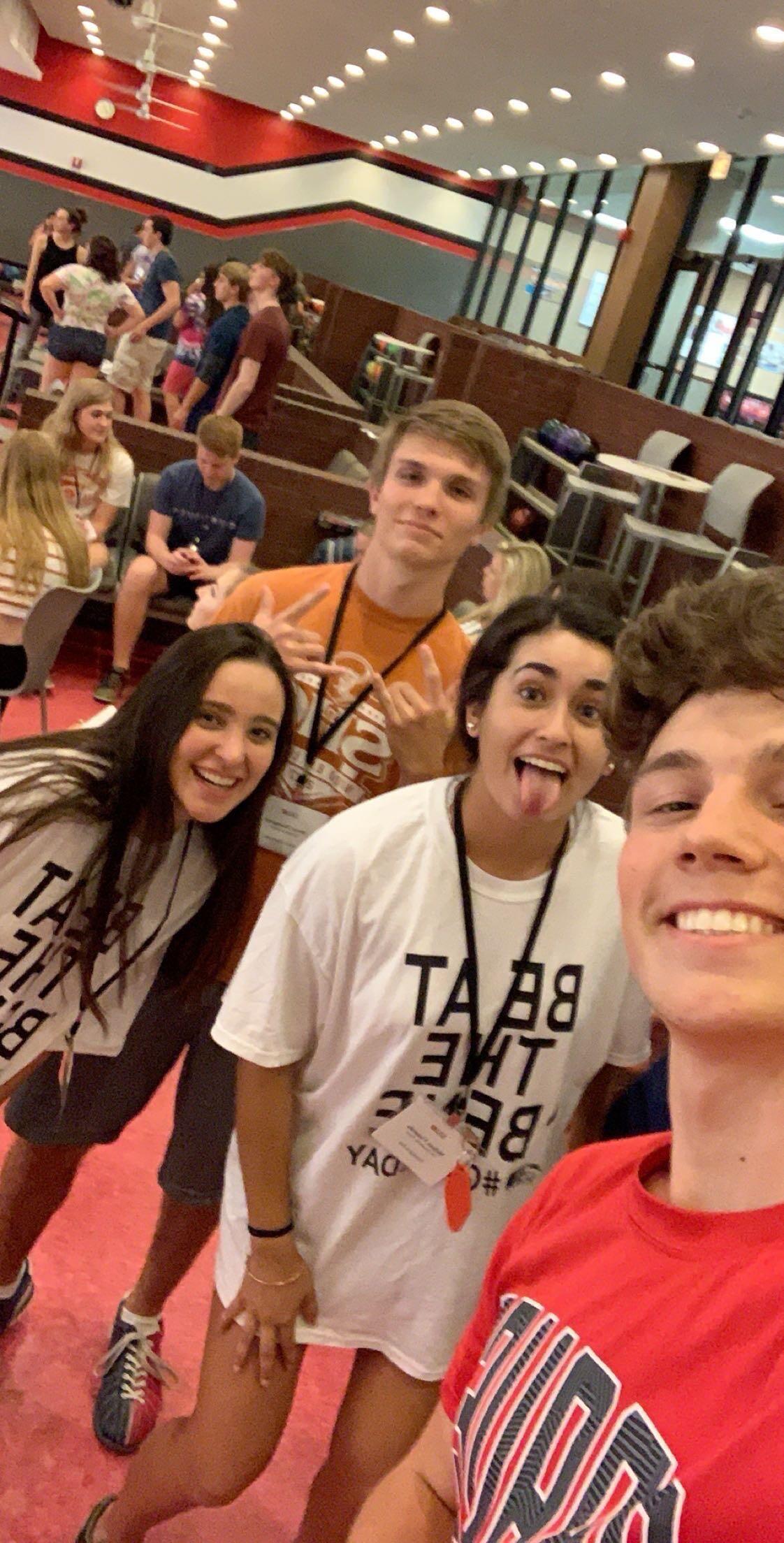  The day Jack and Ana met at SIUE's orientation //  El dia que Jack y Ana se concieron en la universidad