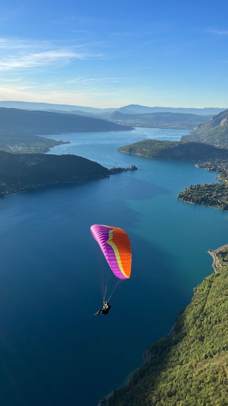 Tessa's flight in France with Seth photography skills from ABOVE her in the air!