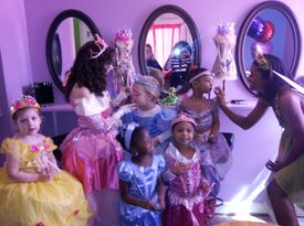 Princess Party/Castle Rock Party Center - Costumed Character - Midlothian, VA - Hero Gallery 2