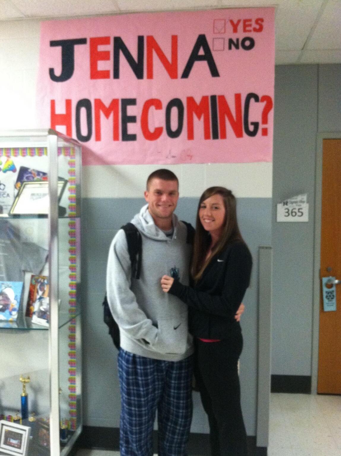 Sean asking Jenna to homecoming
