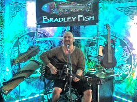 Bradley Fish - Acoustic Guitarist - Madison, WI - Hero Gallery 4