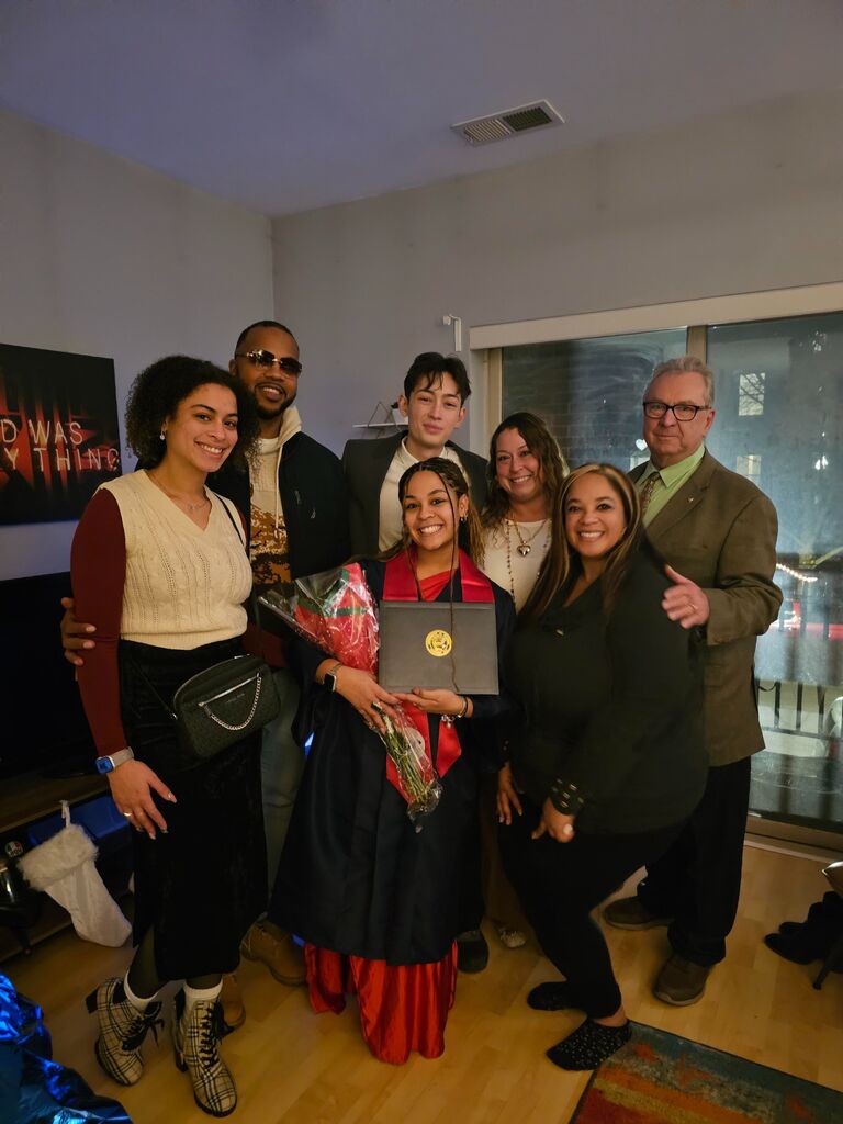 Jalysa Graduates College from UIC with her BA of Arts and will be Teaching of High School History.