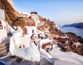 Wedding couple in Santorini, Greece