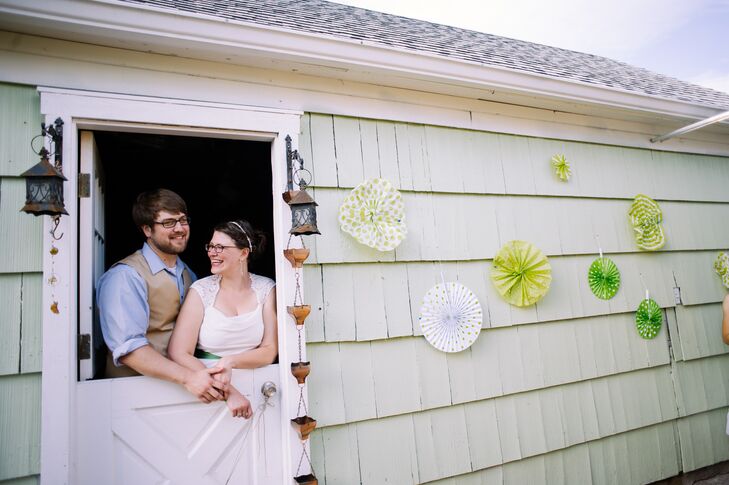 A Casual Diy Backyard Wedding At A Private Residence In Vancouver