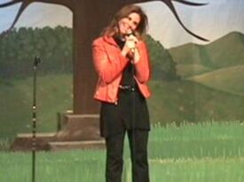 Comedienne - Andrea Mezvinsky - Stand Up Comedian - New York City, NY - Hero Gallery 1