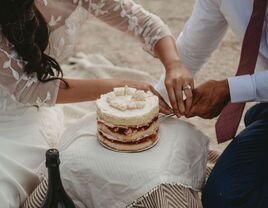 Wedding cake cutting set