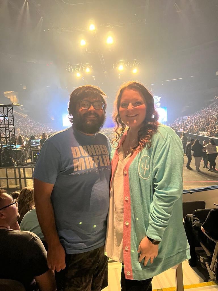 Savannah and Colin traveled to St. Louis to celebrate their 4 year anniversary. They visited the Arch, played mini golf, and then attended their third Twenty One Pilots concert together!