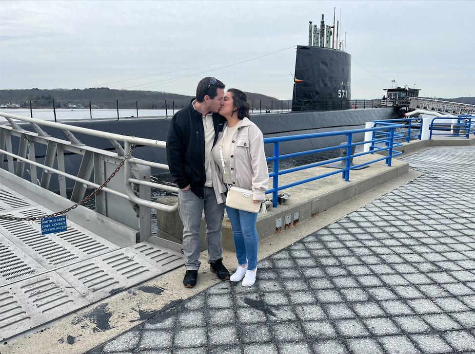 Enjoying Connecticut Fun, life as a married couple, and lots of traveling!***

Disfrutando la diversion de Connecticut, nuestra vida como pareja y viajando mucho!