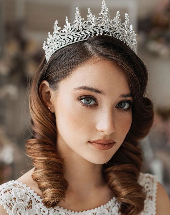 quinceanera hairstyles with tiara down