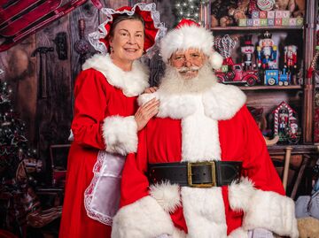 Golden Corner Santa Truette and Mrs. Claus Nancy D - Santa Claus - Seneca, SC - Hero Main