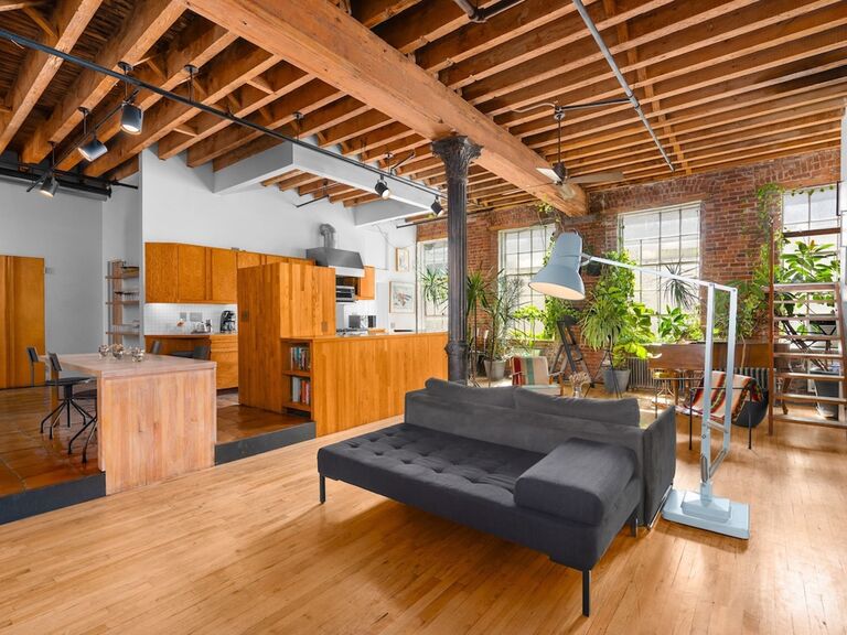 Best Airbnbs for Bachelorette & Bachelor Parties (& VRBOs, Too!)