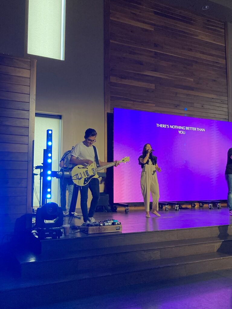 The one where Max slams on the guitar and Bailey gets heart eyes
