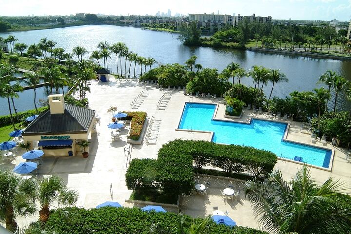 hyatt hotel blue lagoon miami