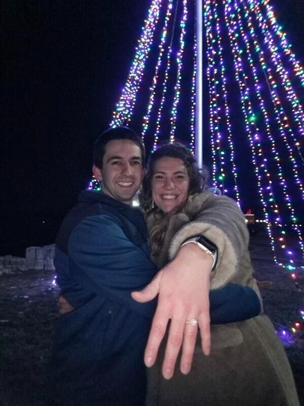 We're engaged!!