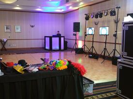 Silver Song Productions DJ'S and Photo Booths  - DJ - Allen, TX - Hero Gallery 4