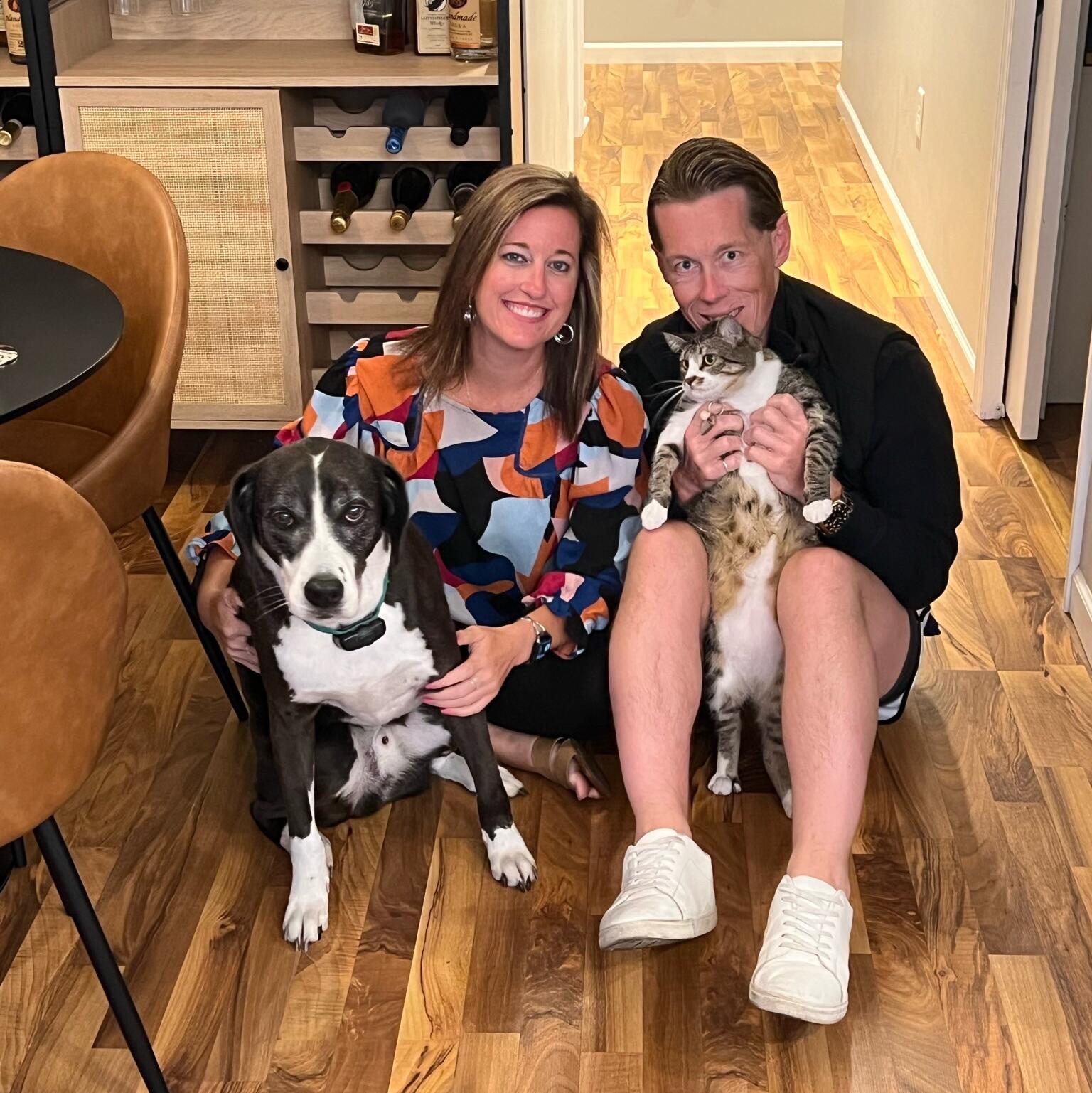 They move in together! Derek officially drops the keys off to his apartment and moves into his new home on Simonton Lake. Most of the family was excited, but Rafiki was apprehensive about living with his new little sister... 