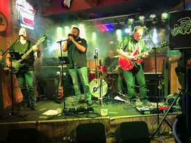 The Dirty Groove - Cover Band - Edgerton, WI - Hero Gallery 1