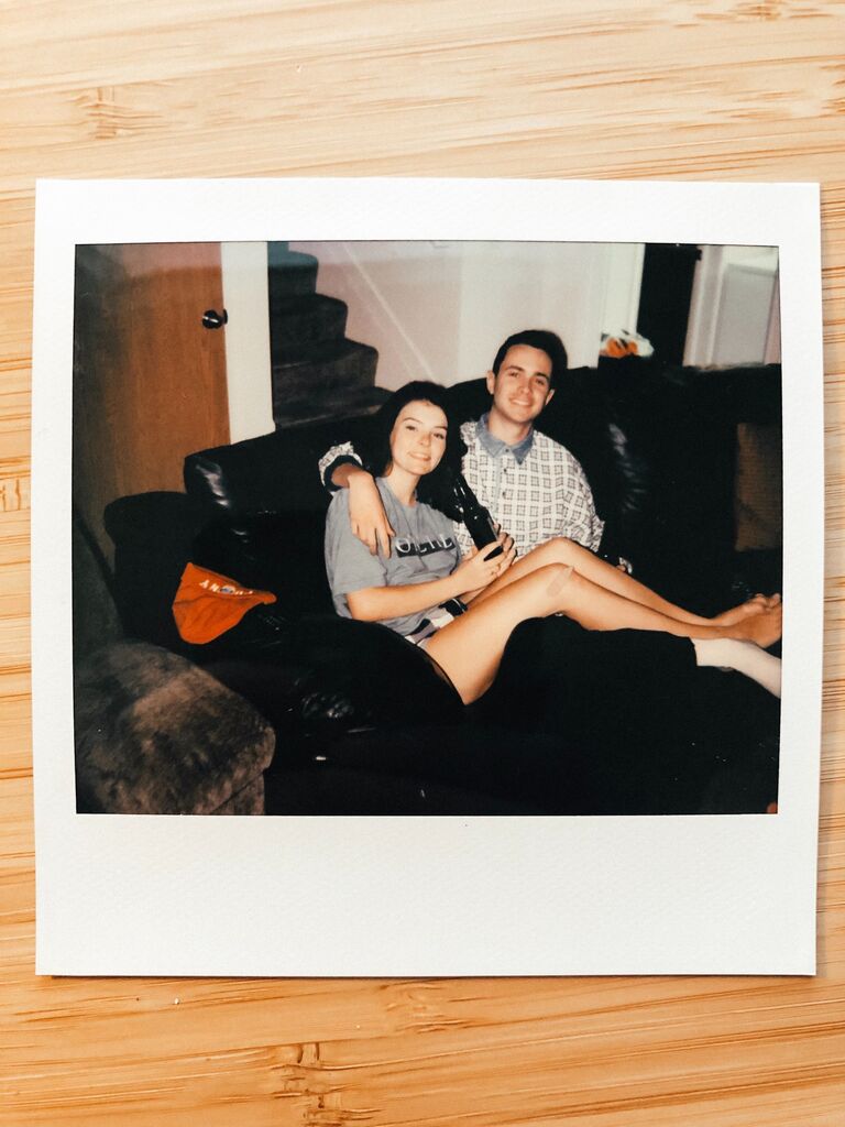 After tying Quinn down in a relationship, Shannon leaves for 5 months study abroad in Prague