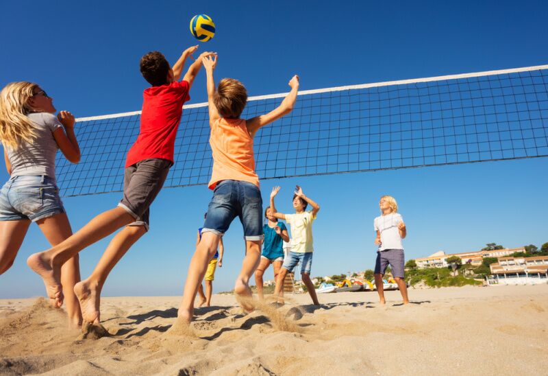 End of summer party ideas: volleyball tournament