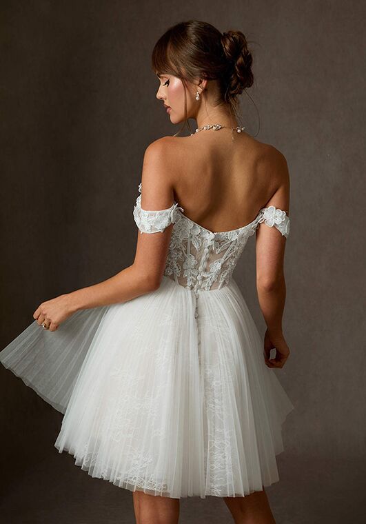 引取り限定 ワーフェデールDiamond 12.0 ホワイト ゾノトーンケーブルも Azazie Azazie Sorel in Diamond White Wedding Dress | The Knot
