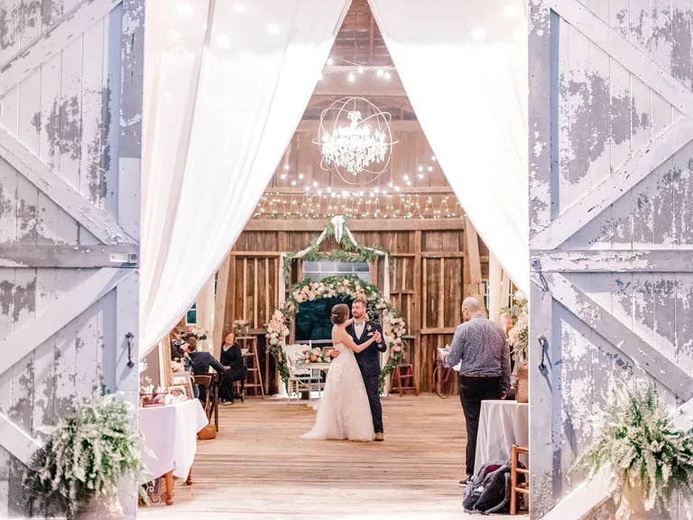 Winding Creek Farm barn wedding venue in Lovettsville, Virginia