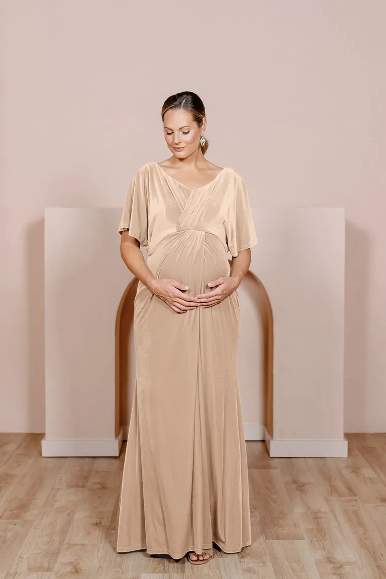 My chief bridesmaid will look amazing too!  Pregnant bridesmaid, Maternity  bridesmaid dresses, Bridesmaid