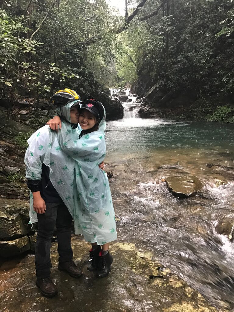 Well, nearly 2 years later, countless unforgettable dates and long nights, we were a happy couple taking our first long trip back to Vietnam where I get to meet Hao's family and started to feel that I need to become part of hers.